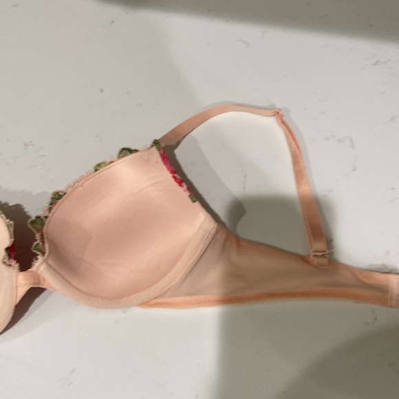 Victoria's Secret 34B plunge beautiful flower and lace 💕 EUC - Picture 7 of 10